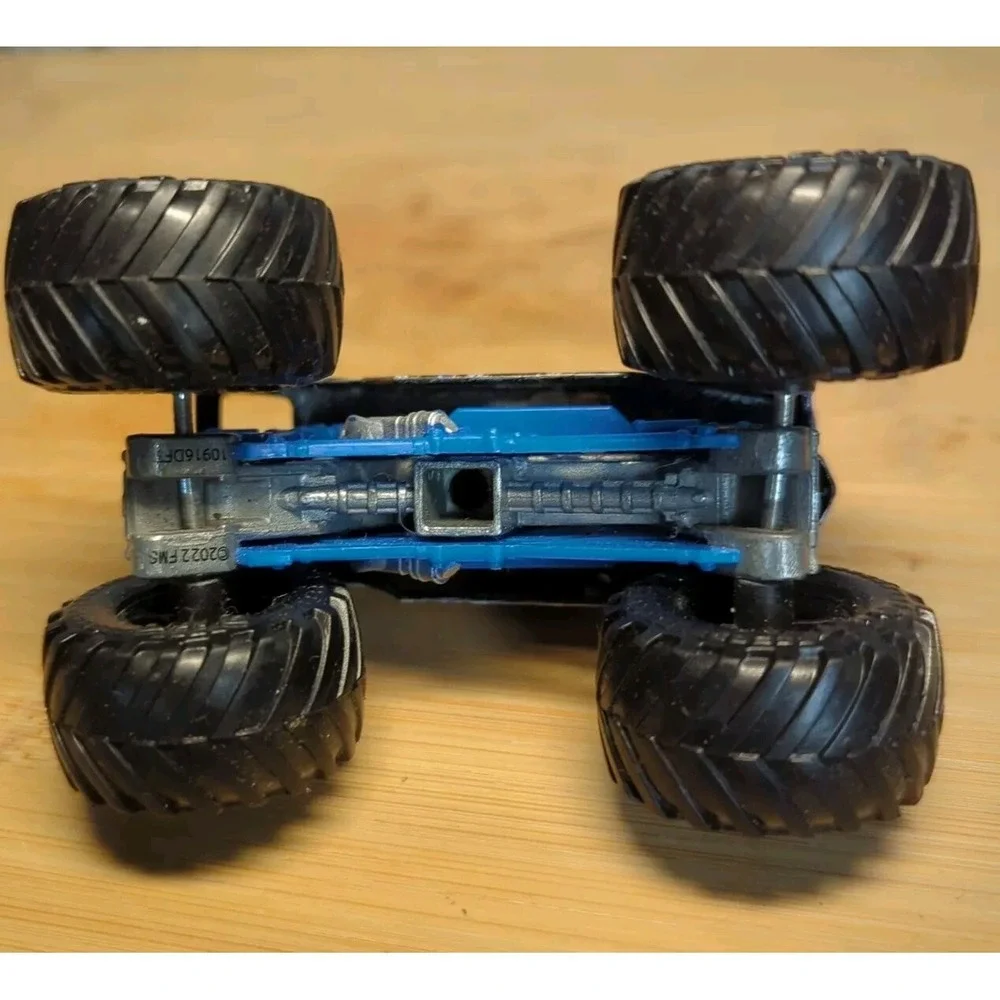 Son uva Digger monster‎ truck No Rims